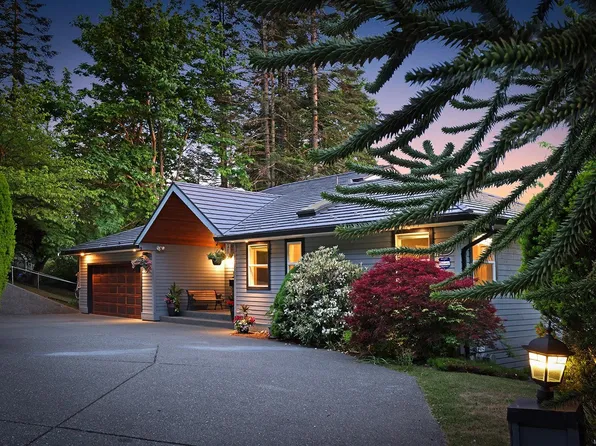 1409 Valley View Dr, Courtenay, BC V9N 8T2