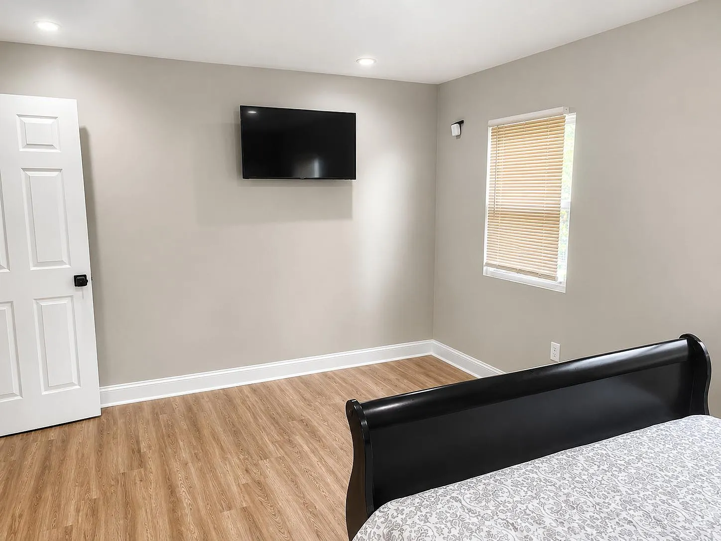 4 bed, 2.5 bath, 2250 sqft, $1,183 — Photo 1