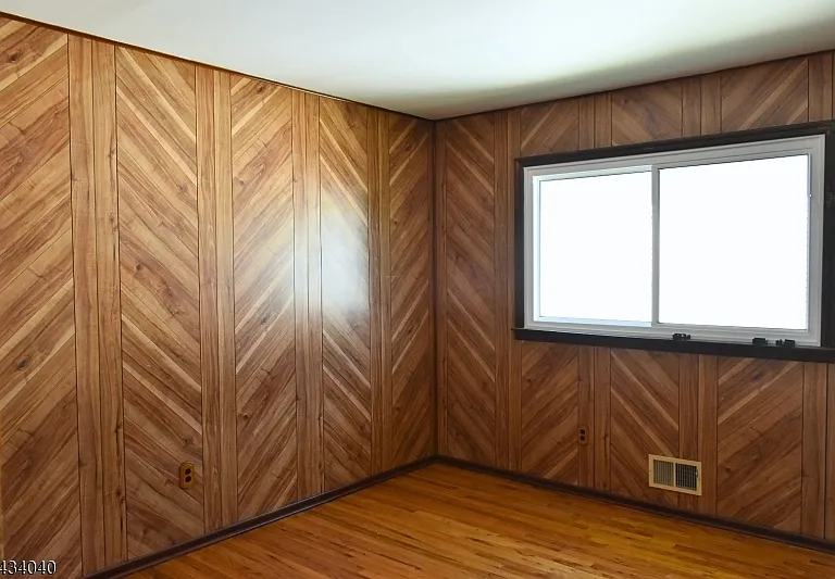 10 Garden Dr #2 — Photo 28