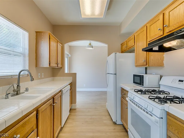 1401 Sycamore Spring Ct — Photo 26