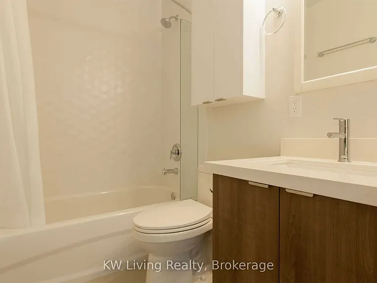 247 Chisholm Ave #3 — Photo 4