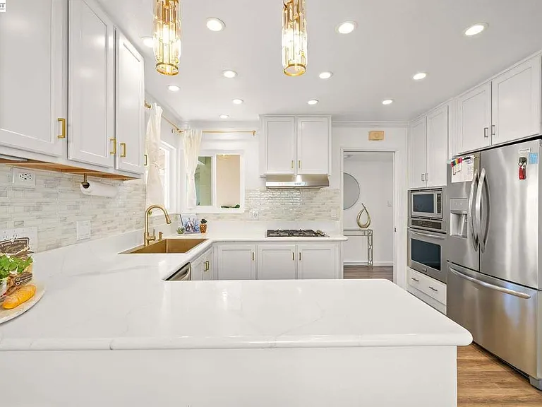 35290 Farnham Dr — Photo 18