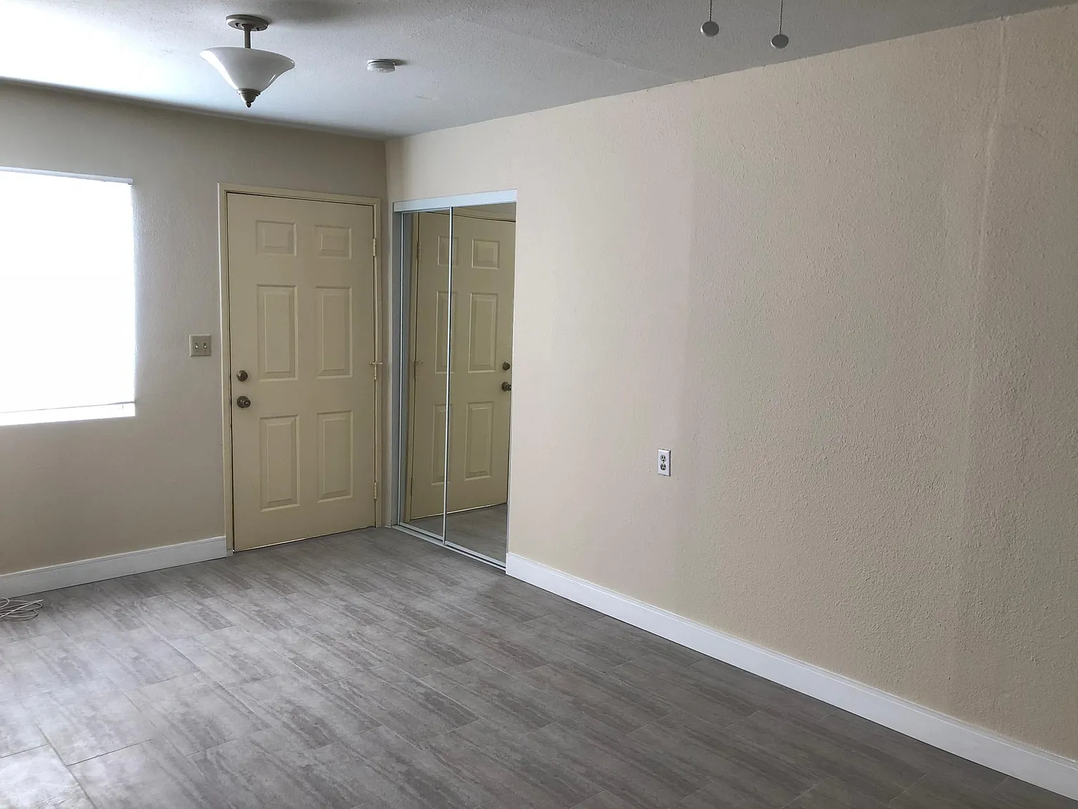 Studio, $1,299 — Photo 2