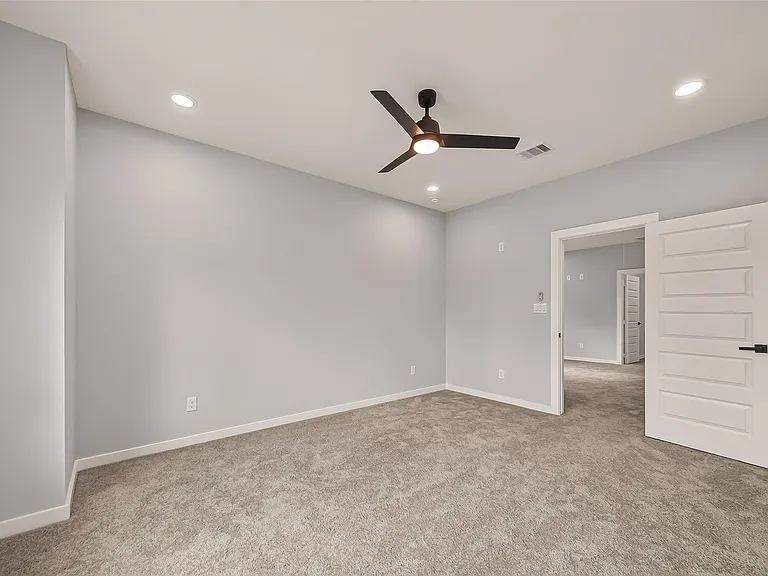 90 Burress St #A — Photo 31