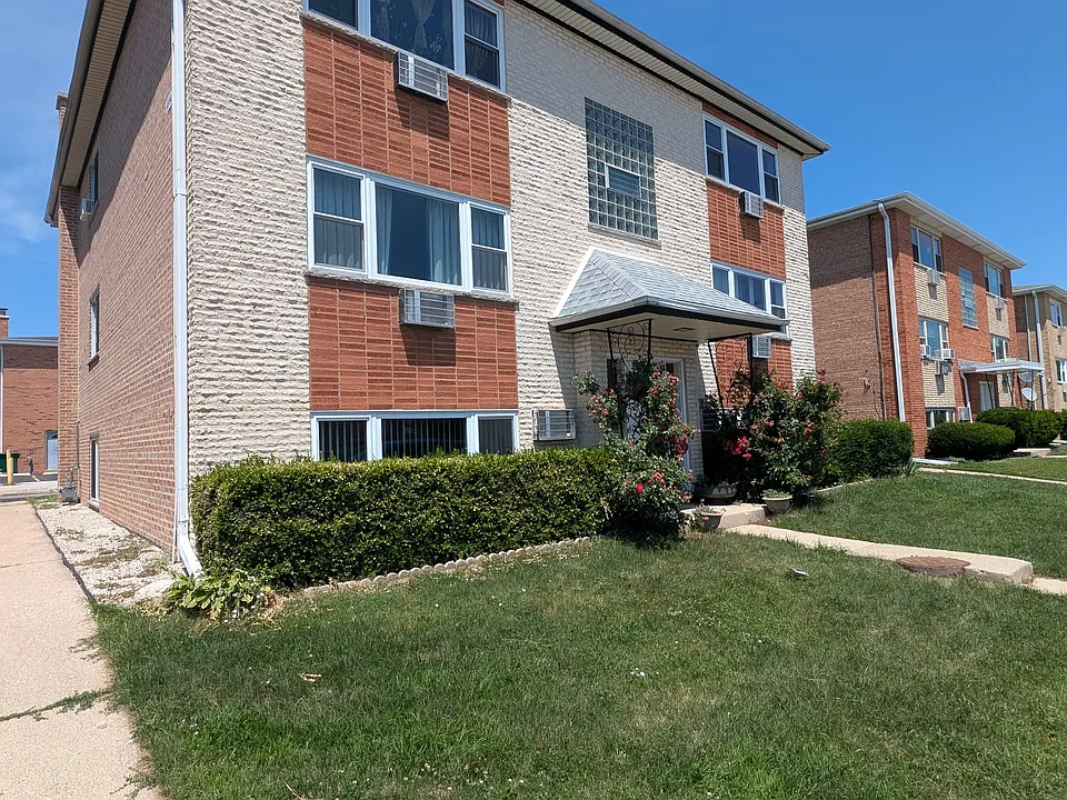 9216 Seymour Ave #2E
