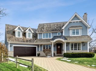 2225 Robincrest Ln, Glenview, IL 60025