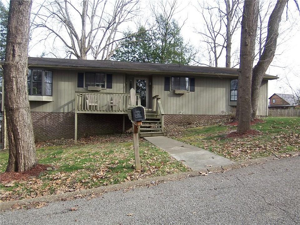 1st image of 29 Fox Hill Dr