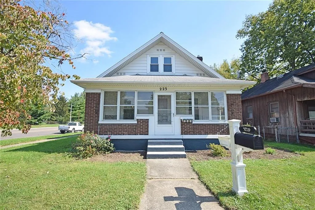 223 Monroe St photo 1