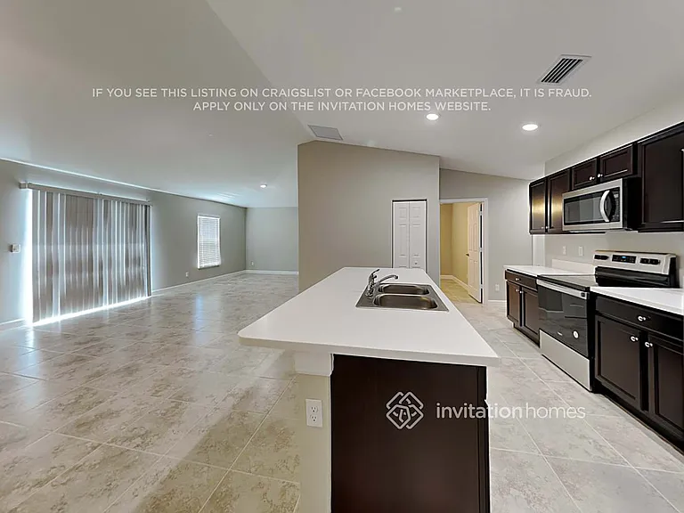 558 Oldenberg St SW — Photo 10
