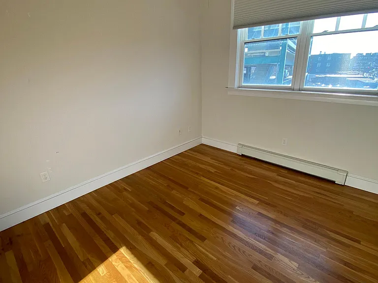 80 Webster Ave #3F — Photo 9