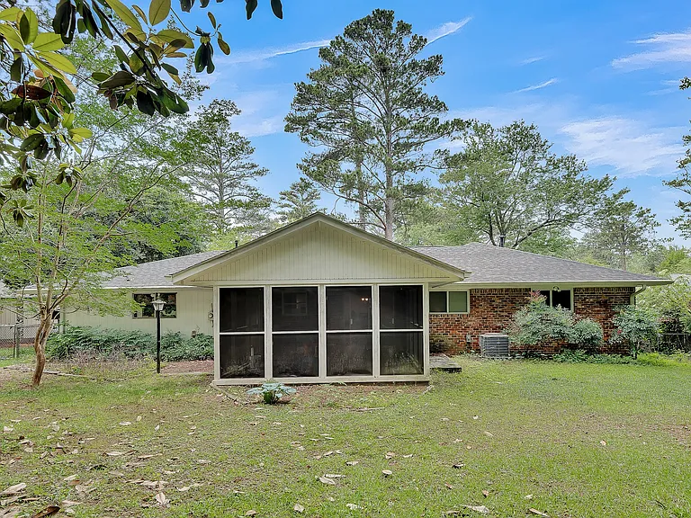 1623 Moncrief Cir — Photo 10