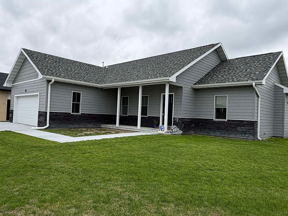 1st image of 812 Mockingbird Dr