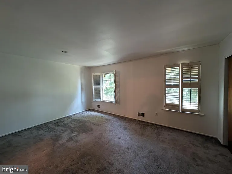 44 W Constitution Dr — Photo 6