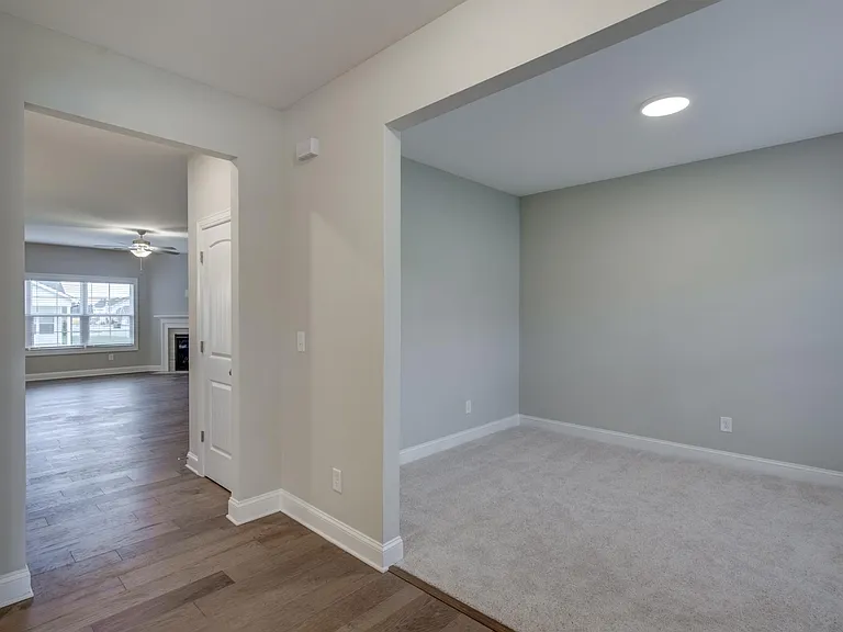 60 Kingsly Dr — Photo 8