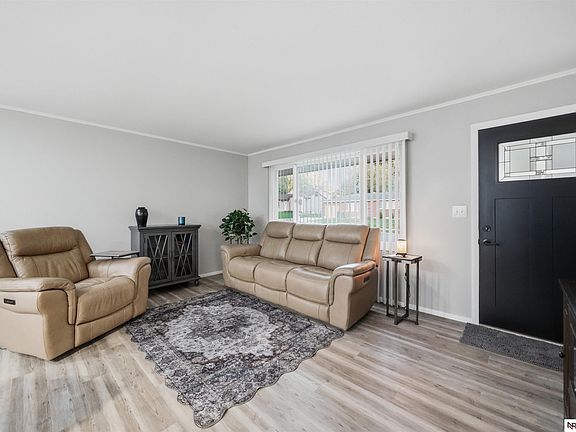 4th image of 200 E Cherrywood Dr