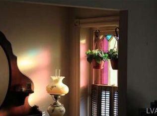 11 N 4th St, Emmaus, PA 18049