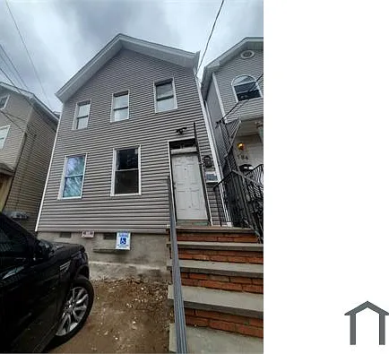 182 1st St #1