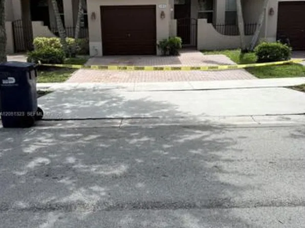 944 SW 154th Path #944, Miami, FL 33194