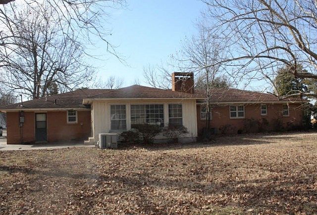 2nd image of 904 NW 3rd St