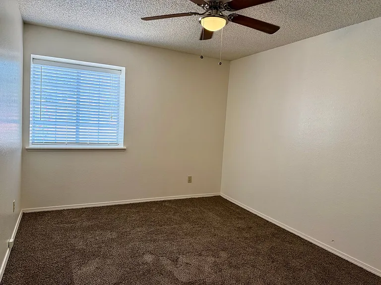 993 E Edgemont Dr — Photo 25