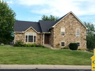 2010 Hunters Ln, Sedalia, MO 65301