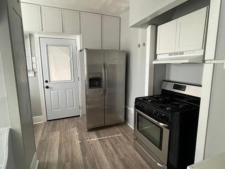 109 S 5th Ave — Photo 10