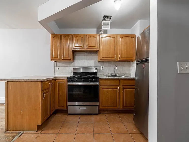 1775 Eastern Pkwy #2 — Photo 2