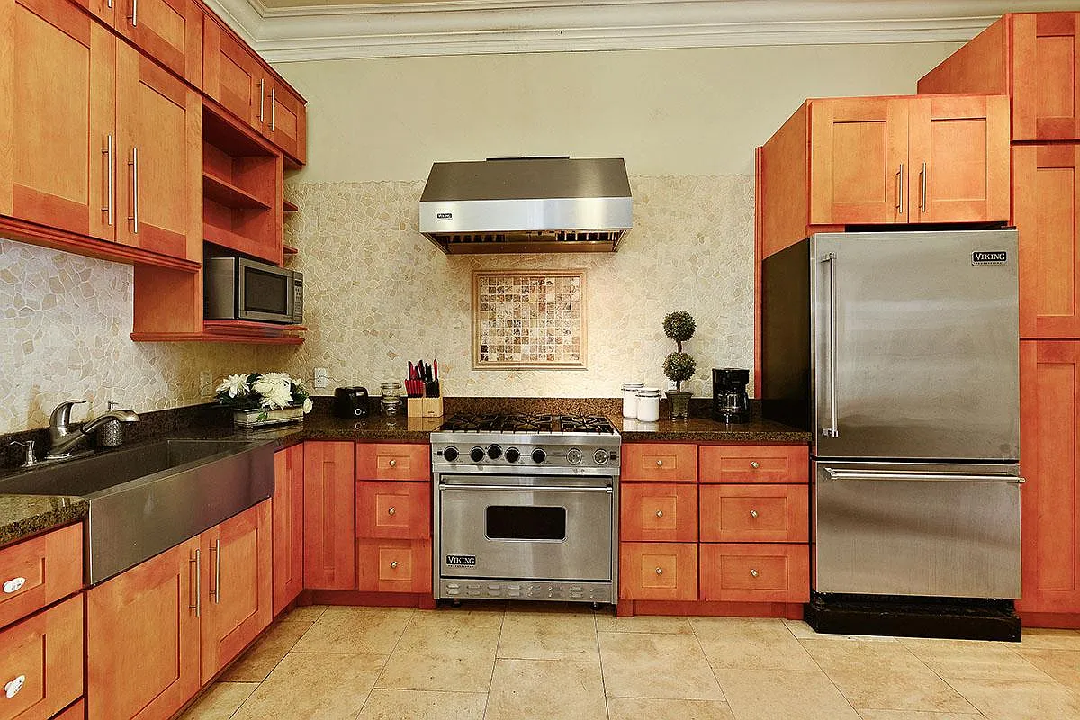 3 bed, $7,795 — Photo 2