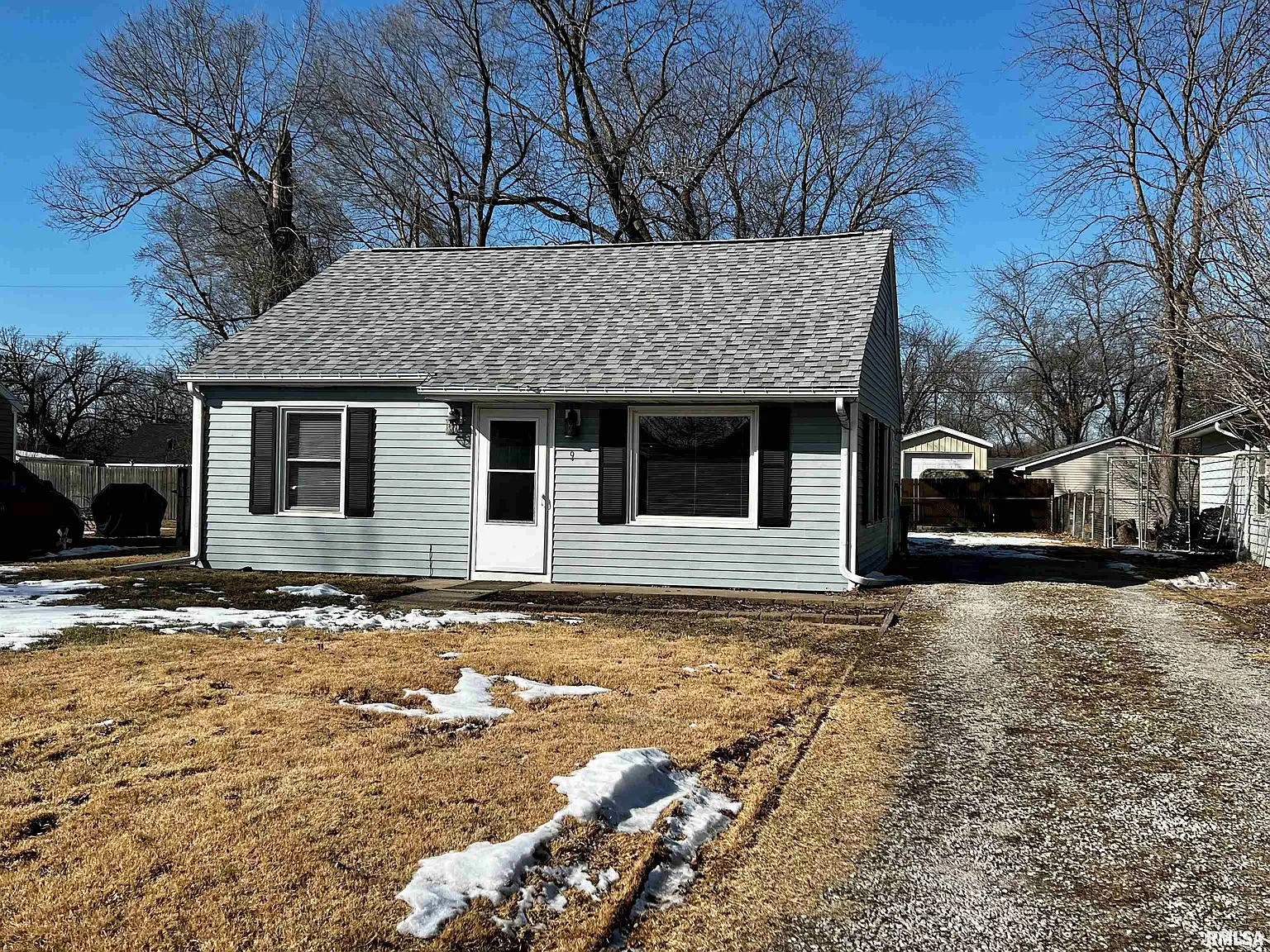 9 Park Dr photo 1