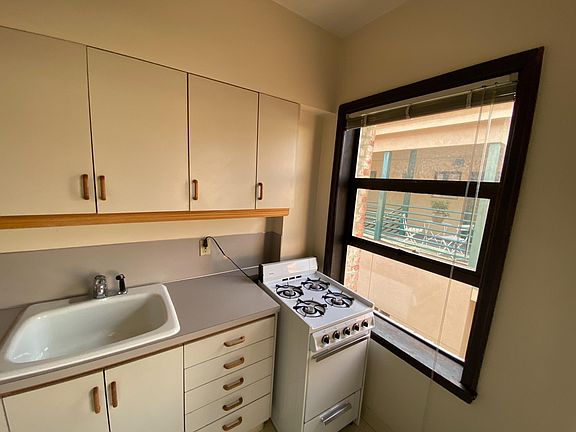 4th image of 2410 E Lynn St APT 203