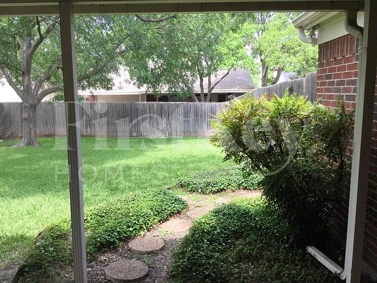 1403 Bradford Pl — Photo 24
