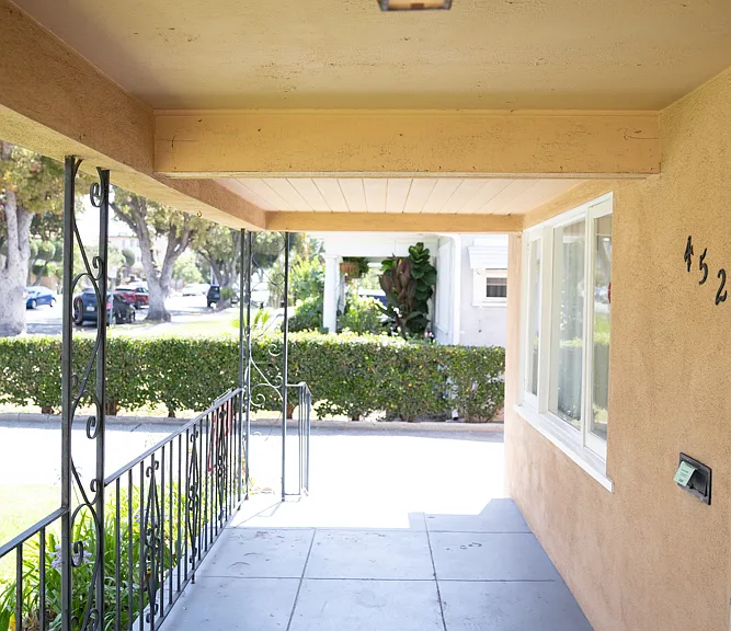 452 W Wilson Ave — Photo 3