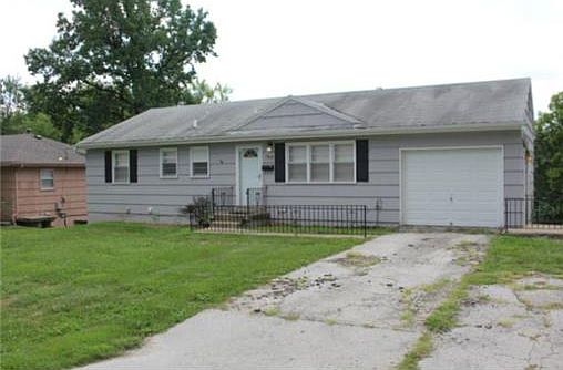 2nd image of 7519 E 76th St