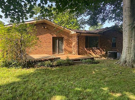 4th image of 1056 Sherwood Dr