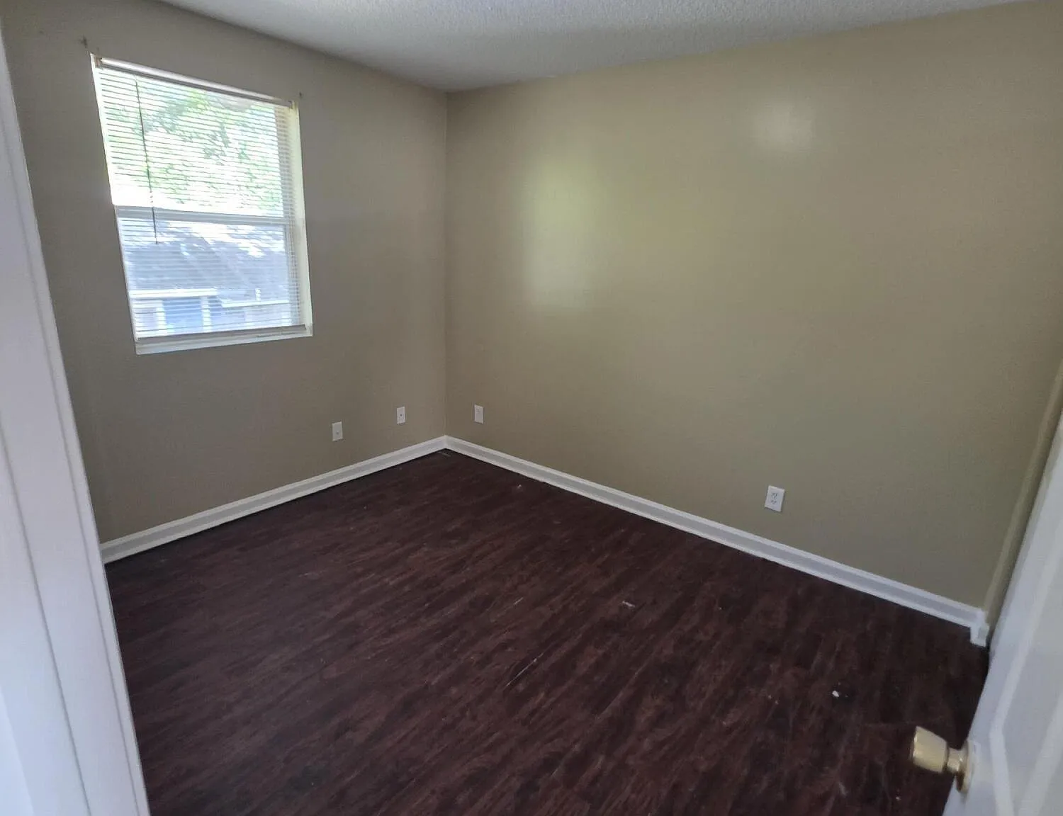 2 bed, 1.0 bath, 676 sqft, $795 — Photo 4