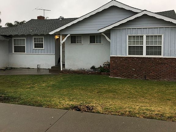 5th image of 935 N Glendora Ave