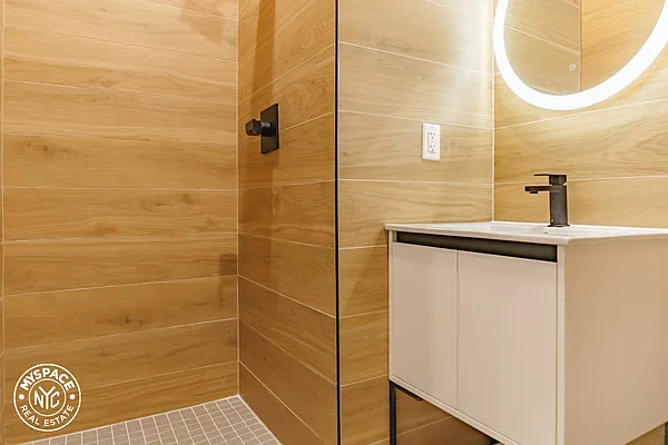 Rented by MySpaceNYC | media 39