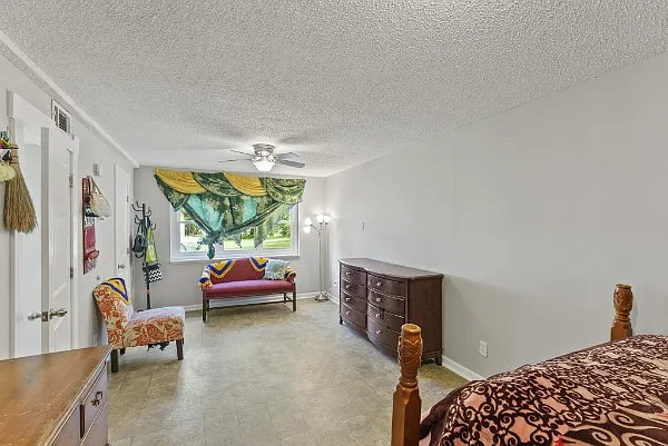 4 bed, 1800 sqft, $1,950 — Photo 4