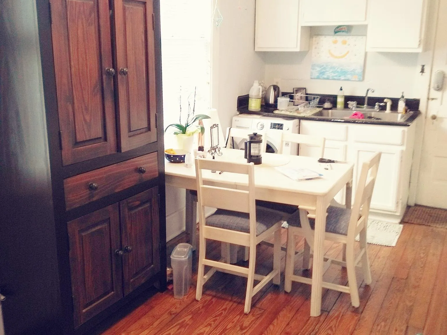 215 E Henry St — Photo 2