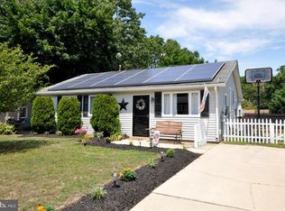 48 Cambridge Ave, Sicklerville, NJ 08081