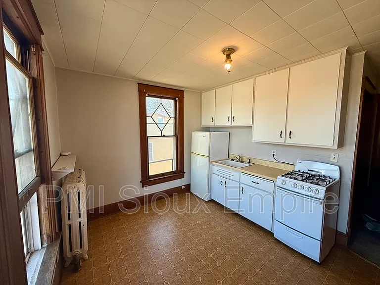731 W 18th St #4 — Photo 2