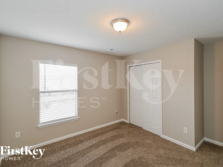 8327 Highgate Dr — Photo 11