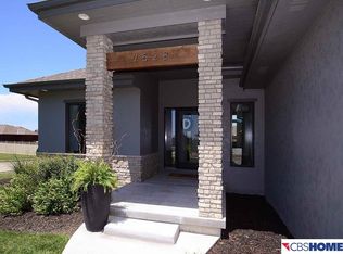 7528 Reed St, Papillion, NE 68046