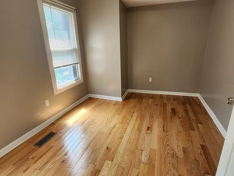 115 W 2nd Ave #A — Photo 16