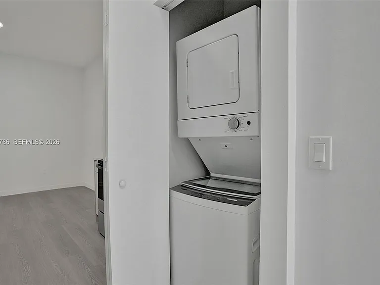 1567 NW 1st St #9 — Photo 7