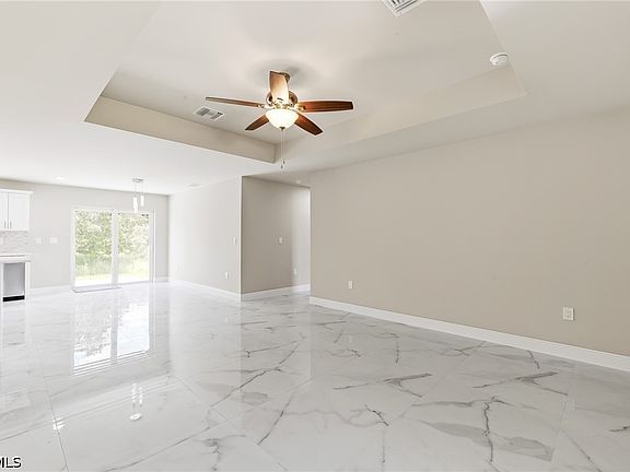 3rd image of 1895 Weldon Ave