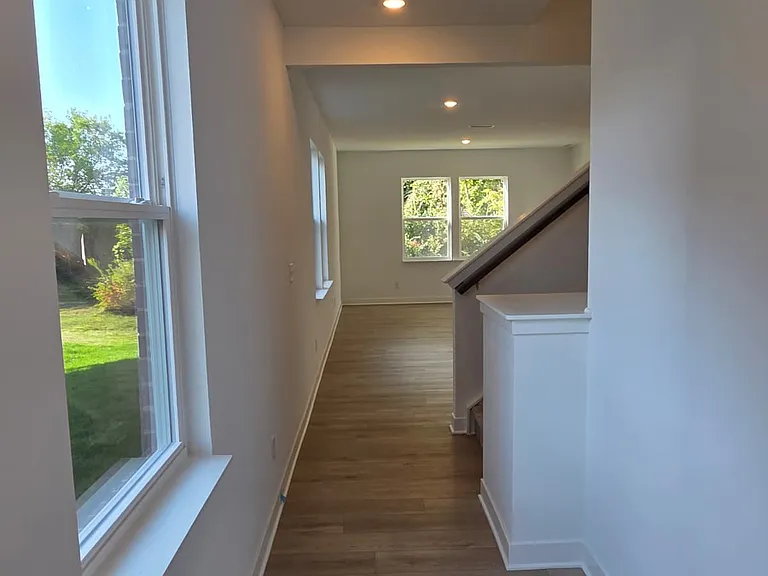 6619 Halsey St — Photo 2