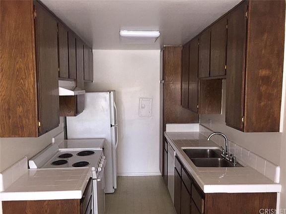 3rd image of 5460 White Oak Ave Unit E315