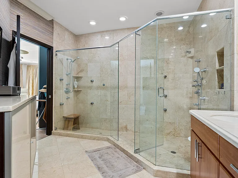 2245 SW 16th Pl — Photo 19