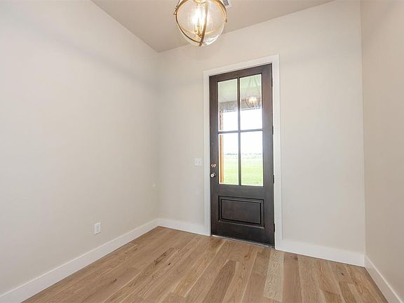 4th image of 2920 Edgefield Ln
